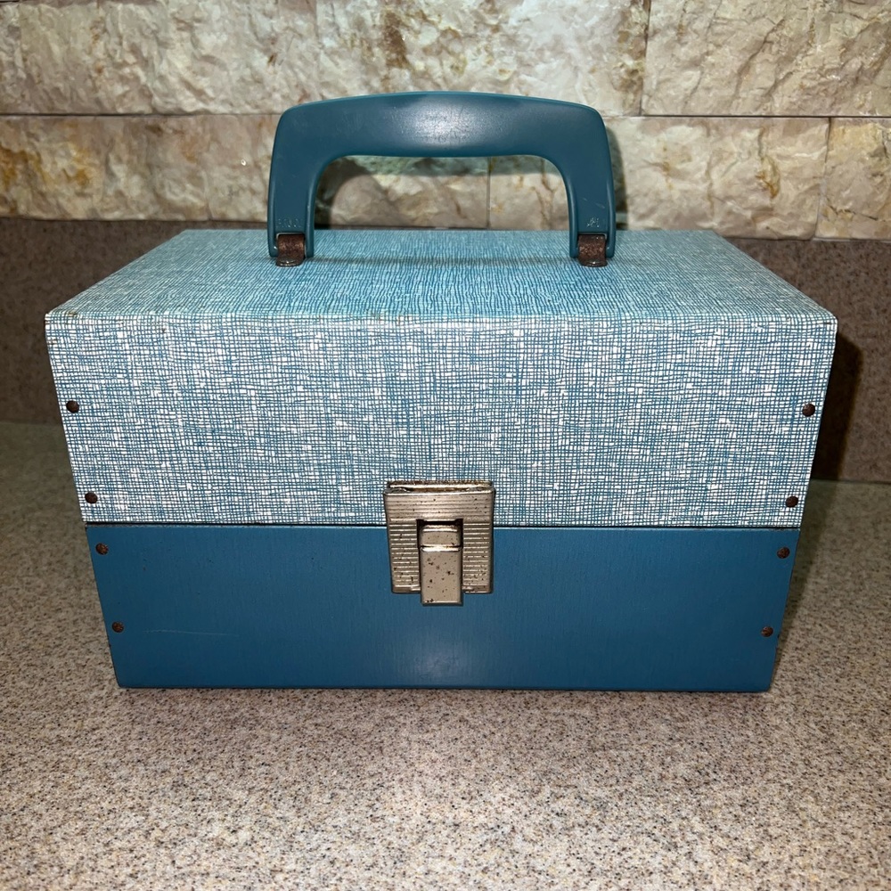 Vintage - Blue Metal Film Case to hold Super 8 Films in Canisters Scherer Mfg Co